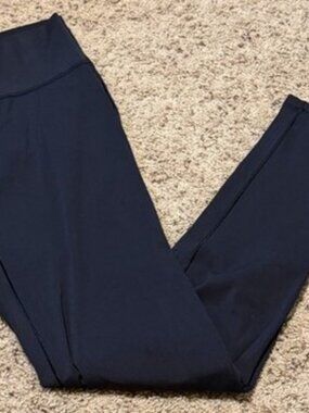 adidas Women’s Leggings 28” Color: Black Size: Large EUC Super Soft & Silky